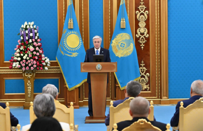 Президент медицина қызметкерлерін құттықтады
