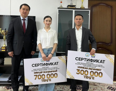 "1 миллион теңгені қимады": Әлемнің үздік спортшысы атанған каратэшіге сыйақы табыстаған Бақтияр Артаев сынға қалды