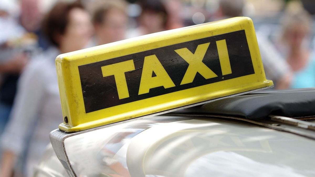 Жолаушыға интим қызмет ұсынған: Астанада такси жүргізушісі жазаланды